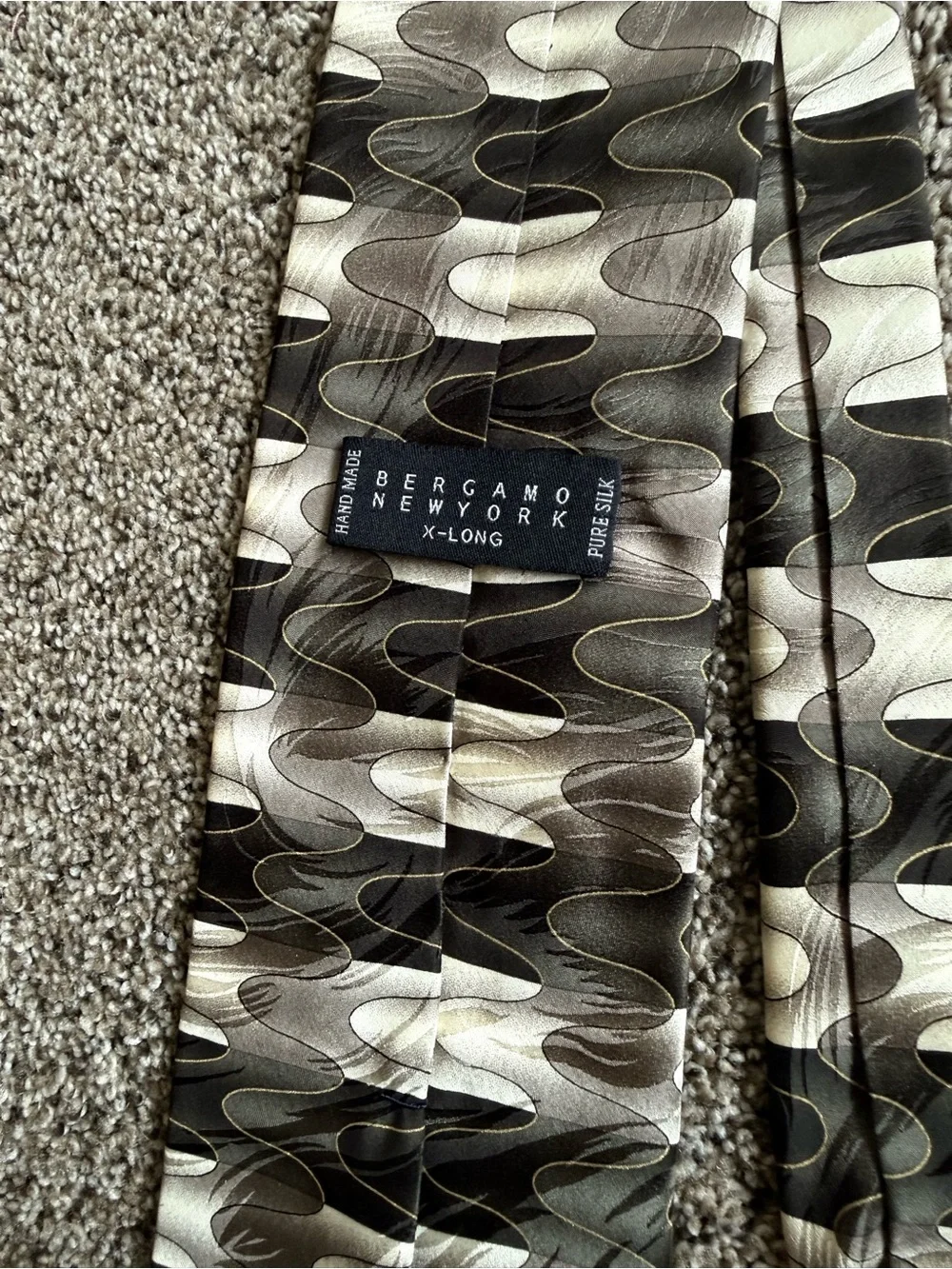 Bergamo New York X-Long Silk Tie Gray Black Abstract Wave Pattern - Picture 4 of 6